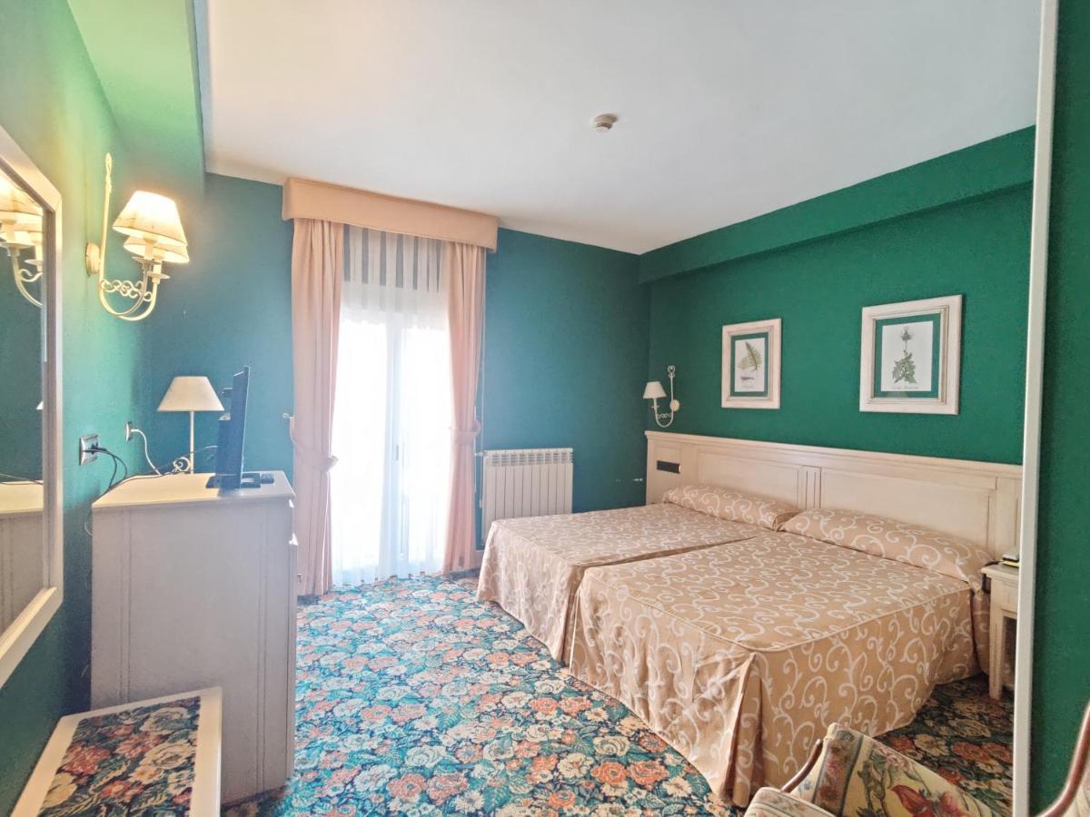 Hotel Leonor Miron Soria Eksteriør bilde