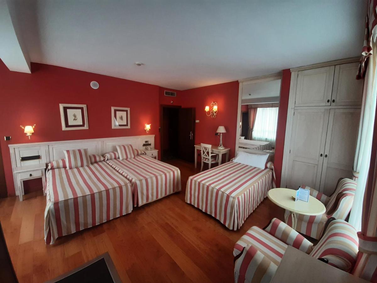 Hotel Leonor Miron Soria Eksteriør bilde