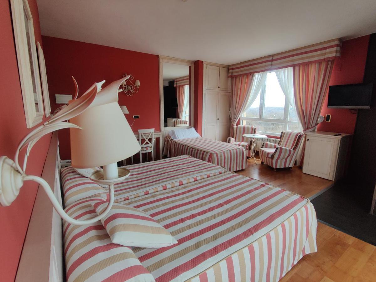Hotel Leonor Miron Soria Eksteriør bilde