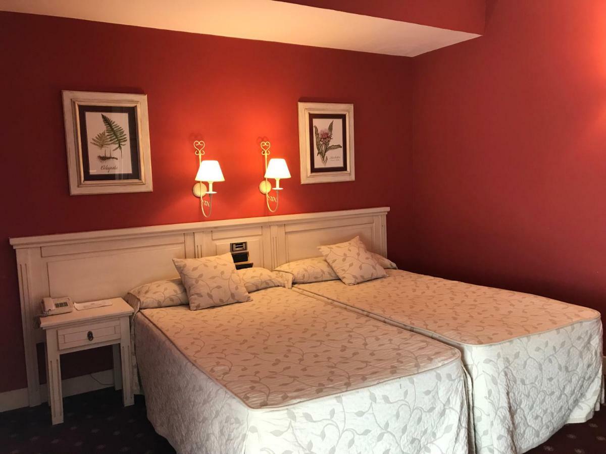 Hotel Leonor Miron Soria Eksteriør bilde